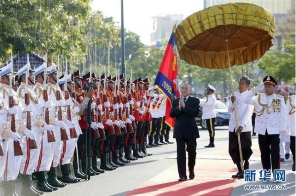 柬埔寨庆祝独立65周年(组图)