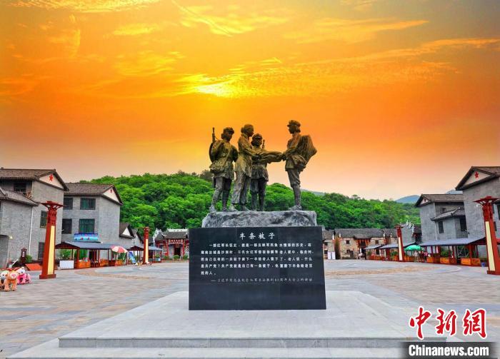 沙洲村民俗广场。　郴州市委宣传部供图
